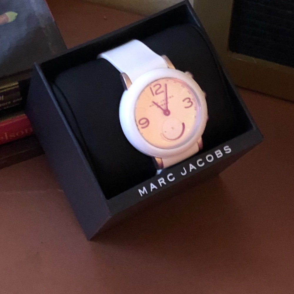 Marc Jacobs Riley Hybrid Smart Watch - Picture 2 of 5